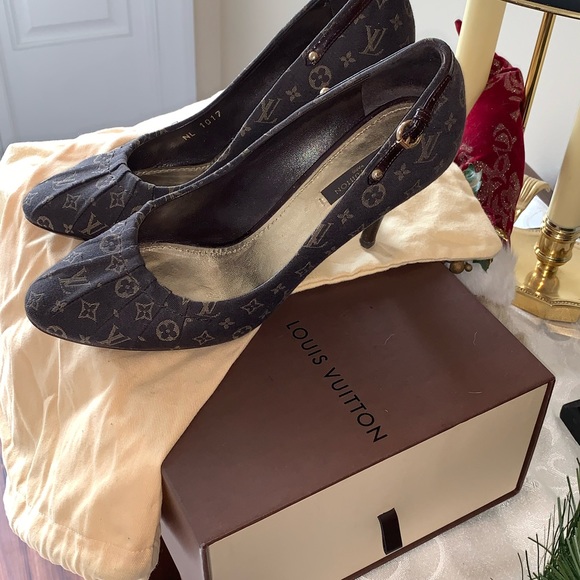 ❤️❤️OMG NWOT STUNNING LOUIS VUITTON HEELS - Picture 7 of 8